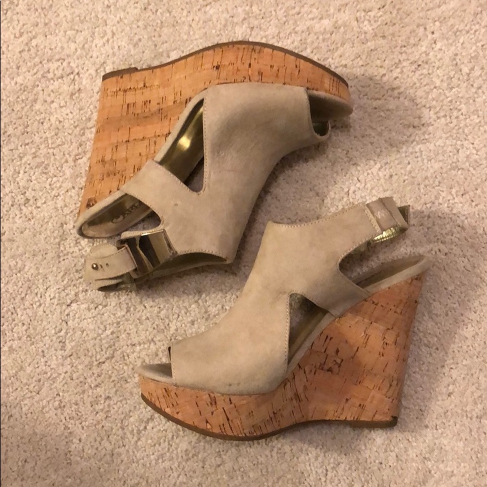 Carlos Taupe Suede Wedges Size 6.5